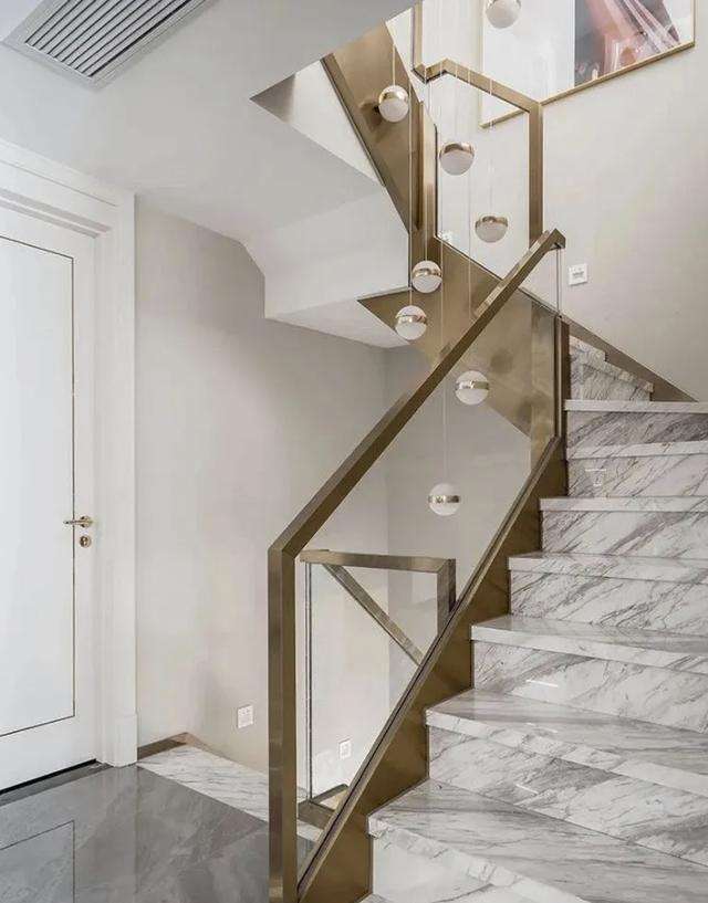 楼梯玻璃